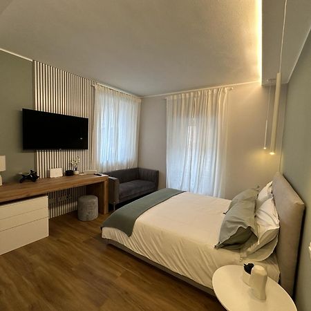 The Captain'S Apartments Sirocco - City Center Leonardo Academy Sesto Calende Dış mekan fotoğraf